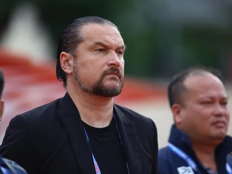 HLV Popov nói thẳng về chuyện vô địch V-League