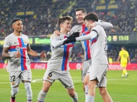 HLV Quique Setien chỉ ra sự đáng sợ của Barcelona