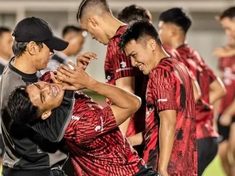 HLV Shin bạt tai cầu thủ Indonesia; U23 Việt Nam giành chiến thắng trước Tajikistan