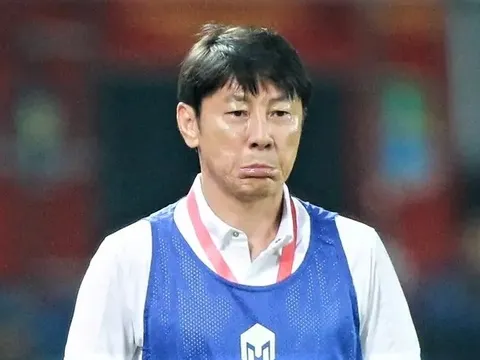 HLV Shin Tae-yong chỉ trích đội bóng Anh