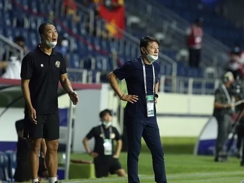 HLV Shin Tae-yong tức điên vì trọng tài; Báo chí ĐNÁ khâm phục U23 Việt Nam