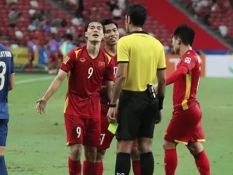 HLV Thái Lan: 'Tuyển Việt Nam than phiền trọng tài nhiều quá'