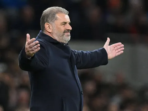 HLV Tottenham cáu khi bị loại khỏi cuộc đua vô địch