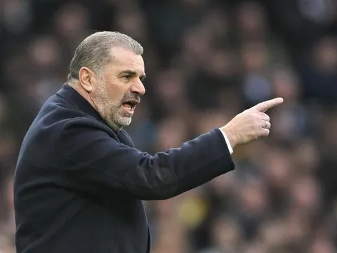 HLV Tottenham đáp trả chỉ trích từ người cũ