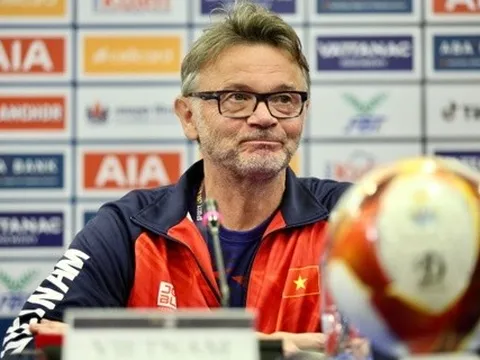 HLV Troussier: Những bàn thua với U22 Việt Nam thật ngớ ngẩn