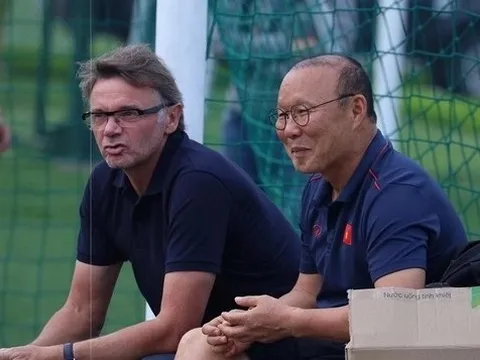HLV Troussier nói về khả năng thay ông Park ở tuyển Việt Nam