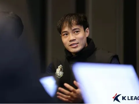 HLV trưởng Seoul E-Land khen Văn Toàn, kỳ vọng tỏa sáng ở K-League