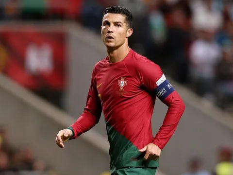 HLV tuyển Bồ Đào Nha: Không cần dạy chuyên môn cho Ronaldo