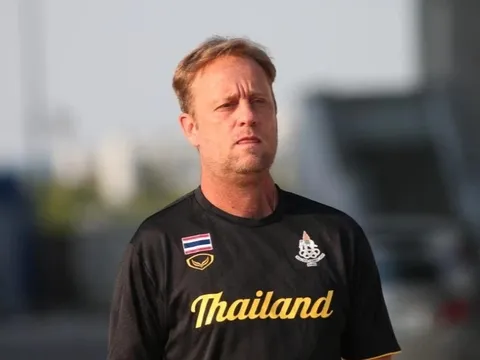 HLV tuyển Thái Lan dự khán trận CAHN - Hà Nội