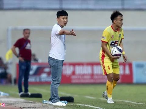 HLV CLB Hà Nội: 'Tôi muốn trao huy chương cho Quang Hải'