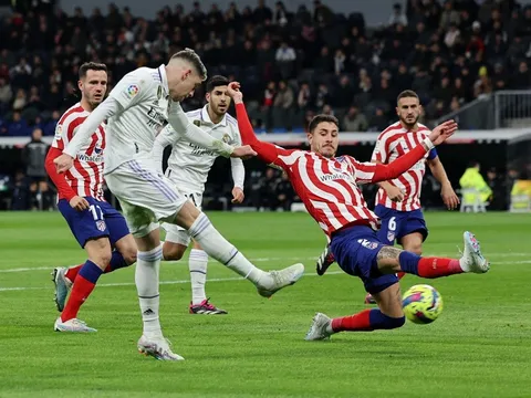 Hòa Atletico, Ancelotti nói thẳng về cơ hội vô địch của Real