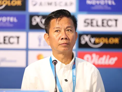 HLV Hoàng Anh Tuấn muốn quên trận thắng nhọc Philippines