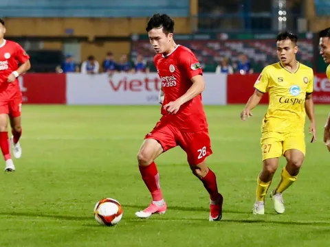 Hoàng Đức báo tin vui, HLV Philippe Troussier thở phào