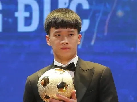 Hoàng Đức giành Quả bóng Vàng Việt Nam 2023