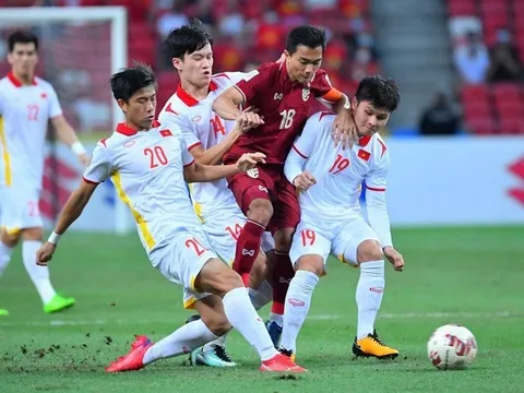 Nhìn Chanathip, rõ vấn đề của Quang Hải, Công Phượng