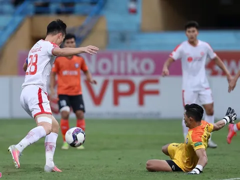 Hoàng Đức tỏa sáng trước ngày lên tuyển
