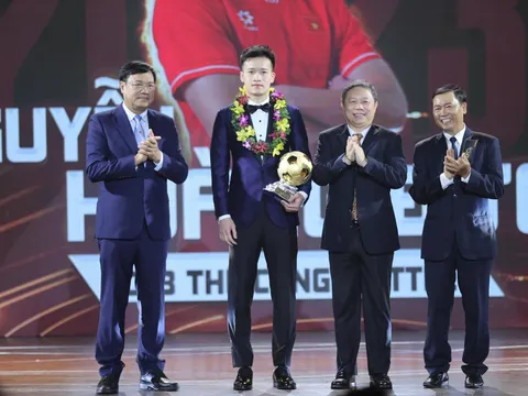 "Hoàng Đức và Tuấn Hải muốn sang nước ngoài là rất đáng khen"