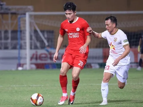 VAR giúp Viettel giành 3 điểm; Hải Phòng trở lại mặt đất bởi siêu phẩm