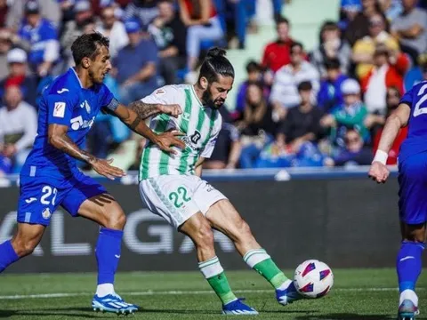 Hồi sinh rực rỡ, Isco làm lu mờ Greenwood