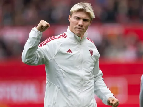 "Không có gì tệ hơn khi Hojlund chạy sau lưng"