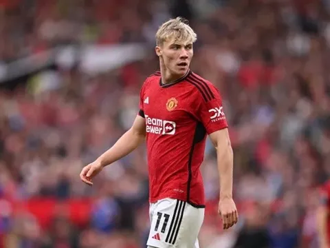 Hojlund khiến Man Utd quay lưng với Kane