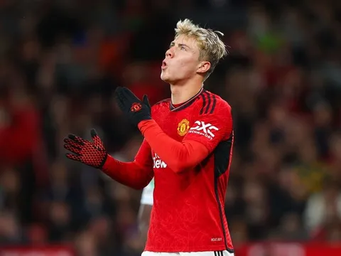 Hojlund phải làm điều mà 6 cầu thủ khác của Man United chưa làm được