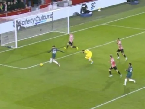 Hỏng ăn khó tin, Klopp chỉ trích điều tệ hại của Nunez