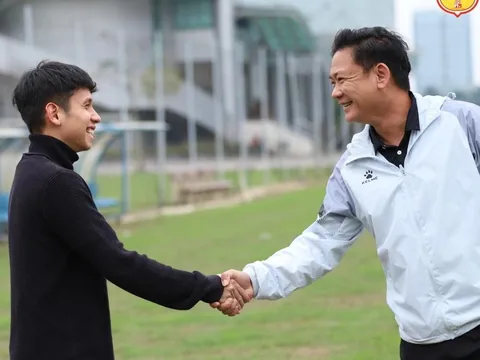 Hồng Duy gia nhập CLB Nam Định sau AFF Cup