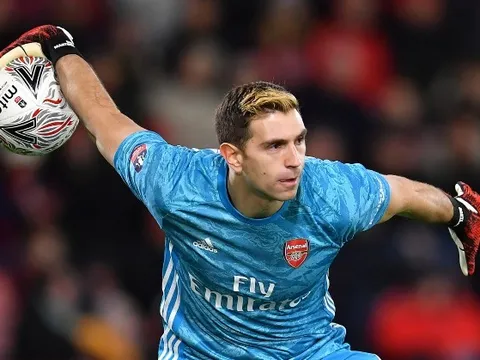 Ian Wright thất vọng vì Arsenal bán cầu thủ xuất sắc với giá 17 triệu bảng