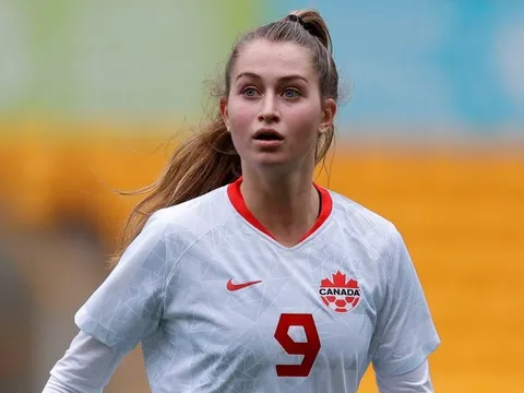 Nữ tiền đạo quyến rũ nhất tuyển Canada dự World Cup 2023