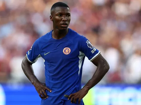 Huyền thoại Barca tâng bom tấn Chelsea lên mây