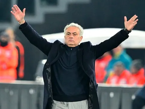 Huyền thoại Chelsea dự đoán bến đỗ tiếp theo của Mourinho