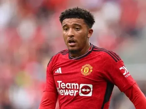 Huyền thoại chỉ cách để Sancho làm lành với Ten Hag