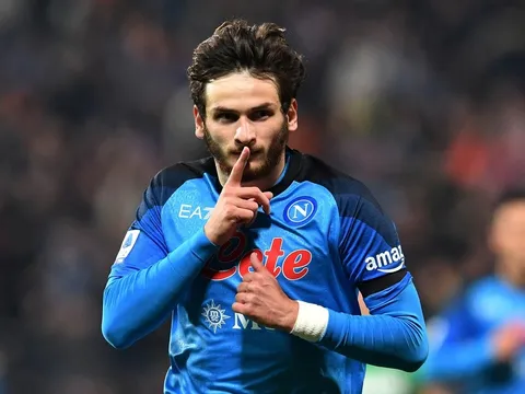 Huyền thoại Milan: 'Napoli mạnh hơn Man City lúc này'
