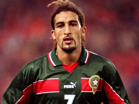 Huyền thoại Morocco bị đình chỉ 5 năm vì làm bằng giả