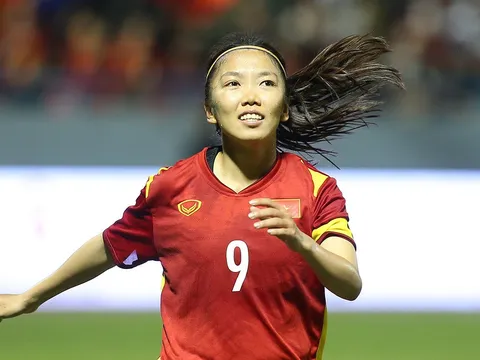 Huỳnh Như bay sang Nepal hội quân tuyển nữ Việt Nam