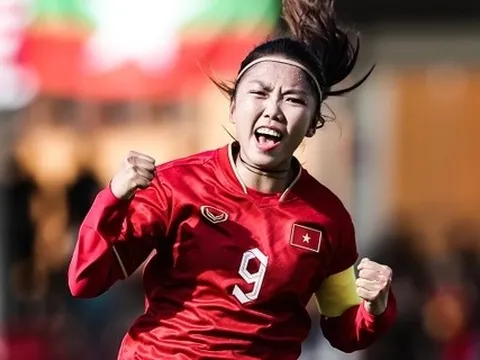 Huỳnh Như: Kinh nghiệm châu Âu của tôi là không đứng quá gần đối thủ