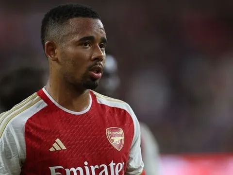 Arsenal "toát mồ hôi" vì Gabriel Jesus