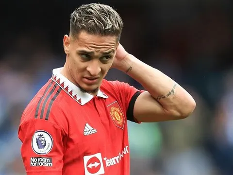 Ian Wright chỉ trích Ten Hag khi chọn Antony, bỏ qua 2 ngôi sao