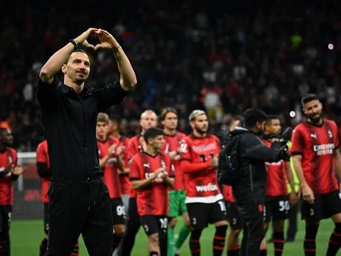 Ibra phản hồi thông điệp từ Man Utd sau tuyên bố giải nghệ