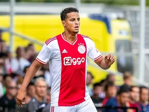 Ajax trả người cho Juventus