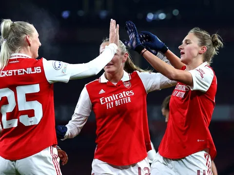 Hạ Juventus 1-0, Arsenal đặt một chân vào vòng knock-out