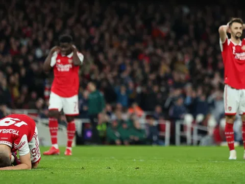 Vì sao bị loại khỏi Europa League là đòn đau cho Arsenal?