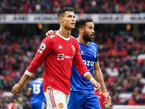Townsend liên tục xin áo, Ronaldo nói rõ một câu