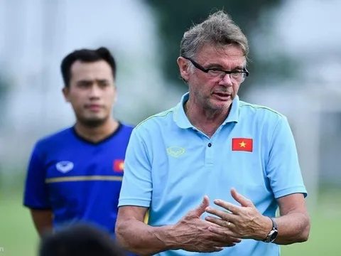 Nhìn Thái Lan, bóng đá Việt Nam sẽ thành công khi tin tưởng HLV Troussier