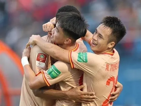 CAHN thắng nghẹt thở Bình Dương; Indonesia mời HLV Park Hang-seo