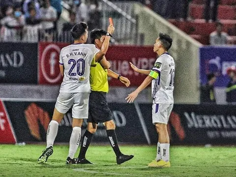 Văn Quyết nhận án phạt cực nặng; HLV Polking "quay xe" với CAHN