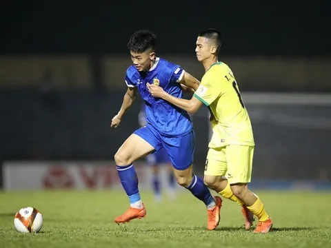 Cựu vương V-League có nguy cơ giải thể; Sao U22 Việt Nam khiến ông Troussier lo sốt vó