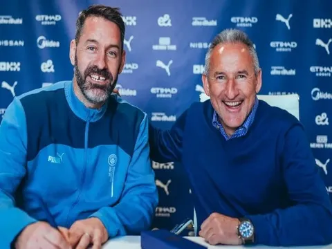 CHÍNH THỨC! Man City ký hợp đồng với cựu cầu thủ Liverpool