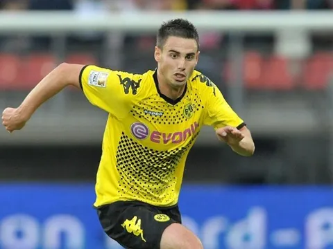 Nhân tố Việt kiều Czech chia tay bóng đá Việt Nam; Học trò HLV Jurgen Klopp đến V-League